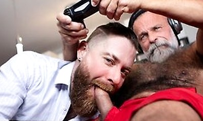 Men - Stepdaddy Cakes Sucks His Boyfriend Stepdaddy Johns Dick While He Is Gaming, Then Takes A Ride